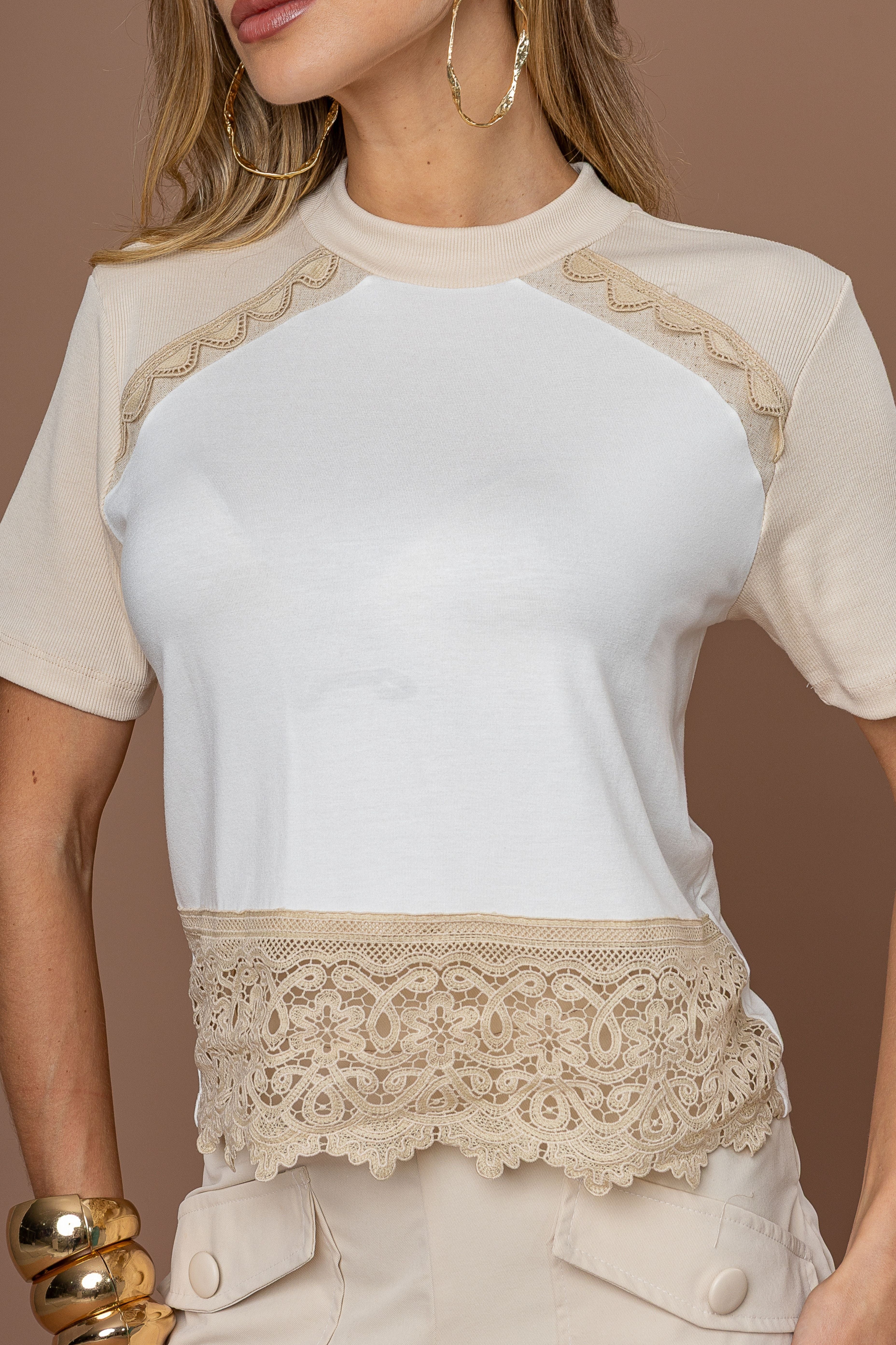 TSHIRT VISCOLYCRA COM BARRADO GUIPURE