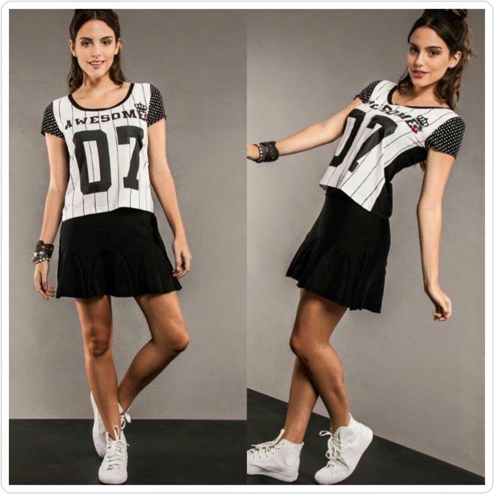 Street style: t-shirts com número e pegada sport