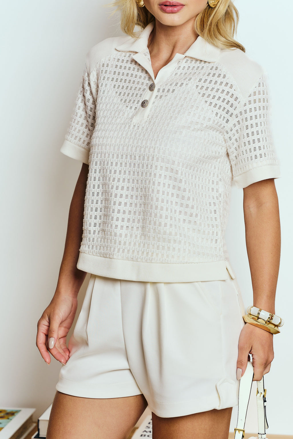 Blusa Polo Feminina em Tela com Vista de Botões Off White | Clubsoda