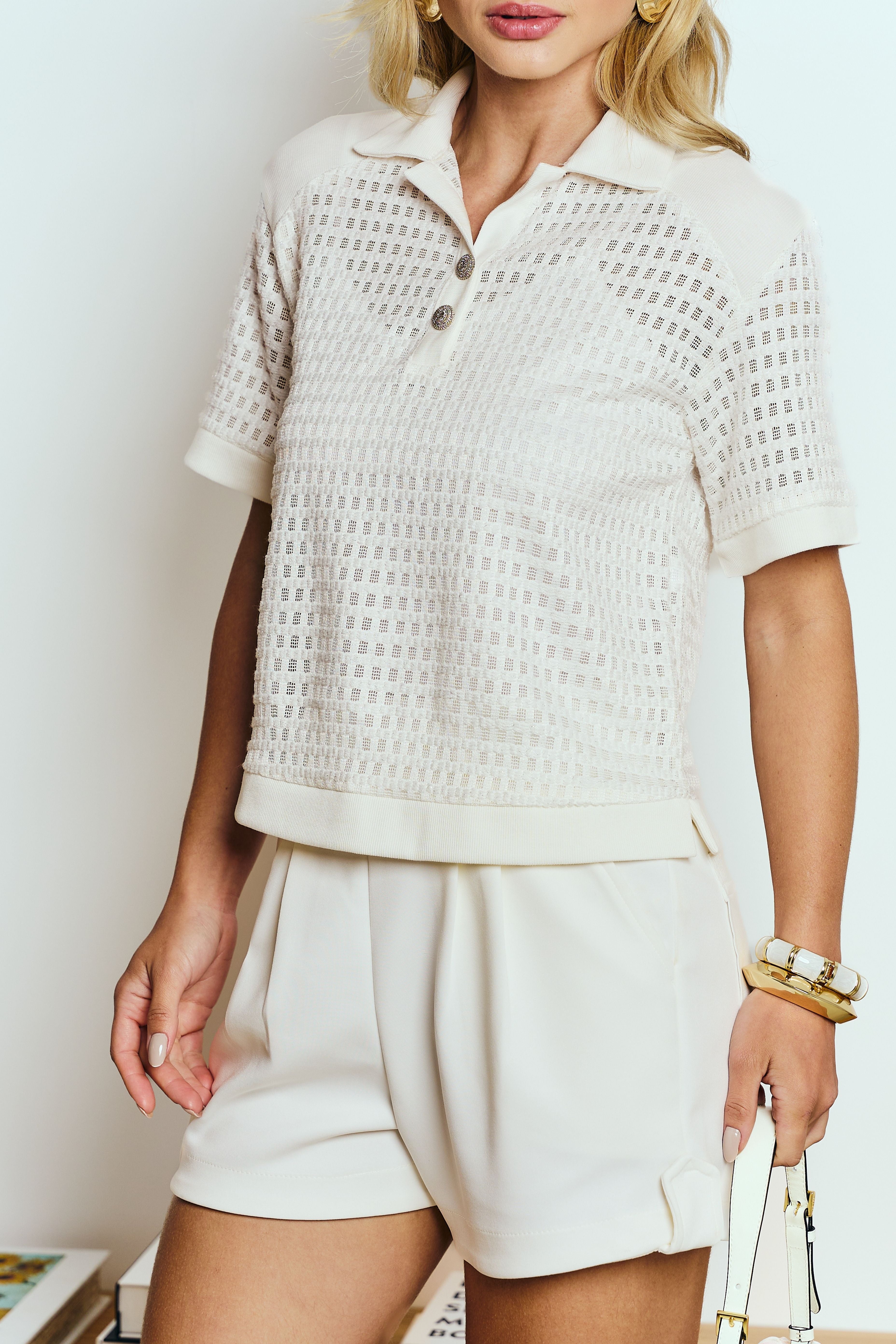 Blusa Polo Feminina em Tela com Vista de Botões Off White | Clubsoda