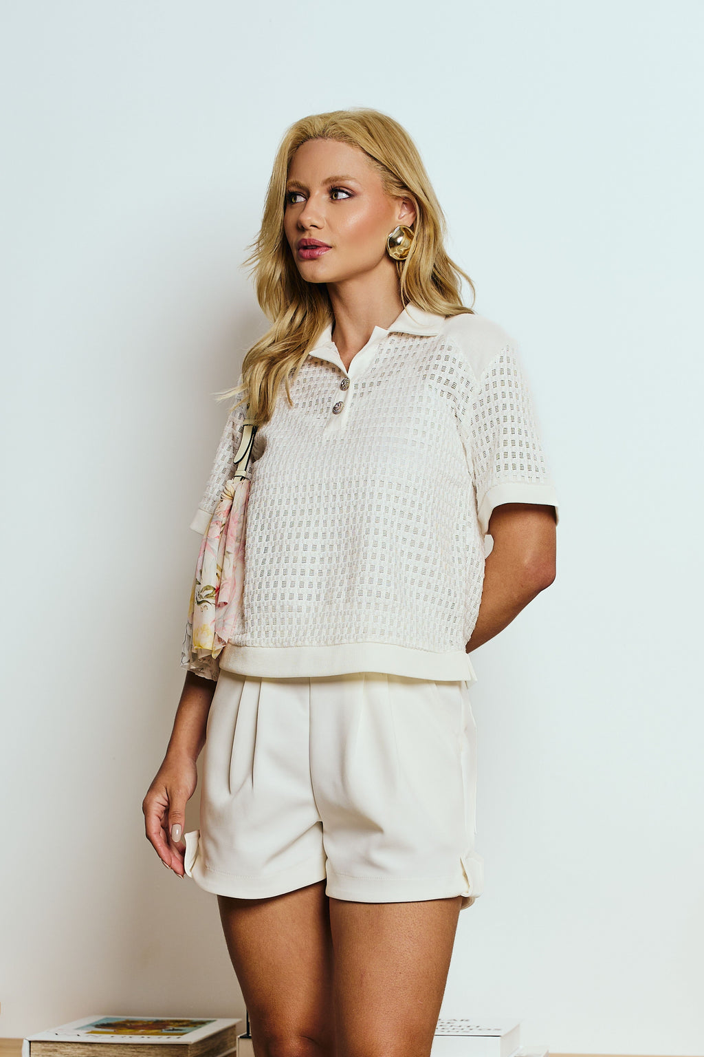 Blusa Polo Feminina em Tela com Vista de Botões Off White | Clubsoda