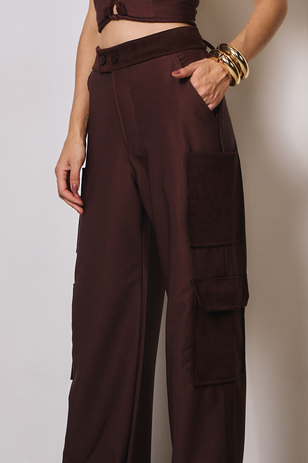 CALCA WIDE LEG ALFAIATARIA PIQUET COM SUEDE