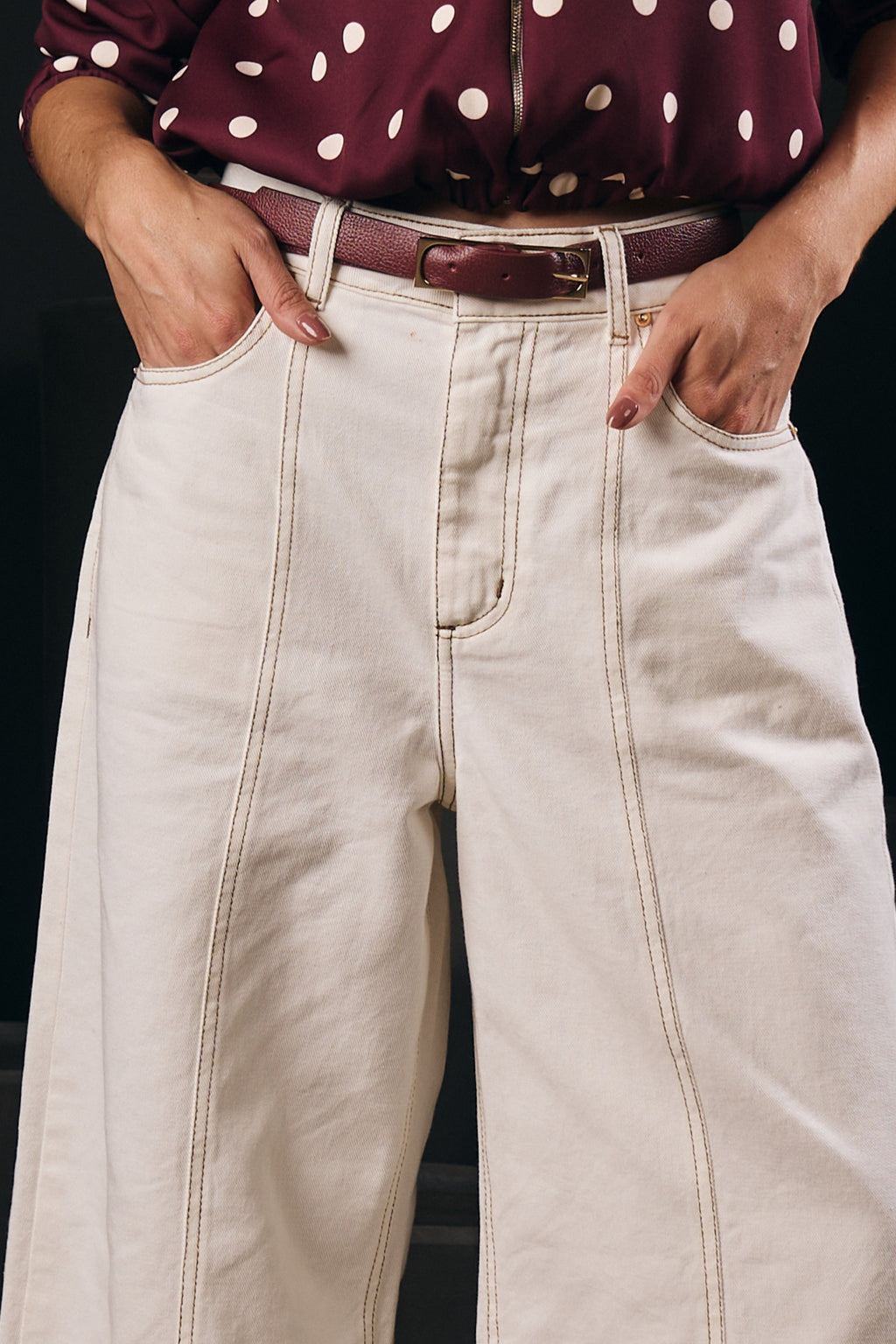 CALÇA JEANS NATURAL DETALHE PESPONTO CONTRASTE