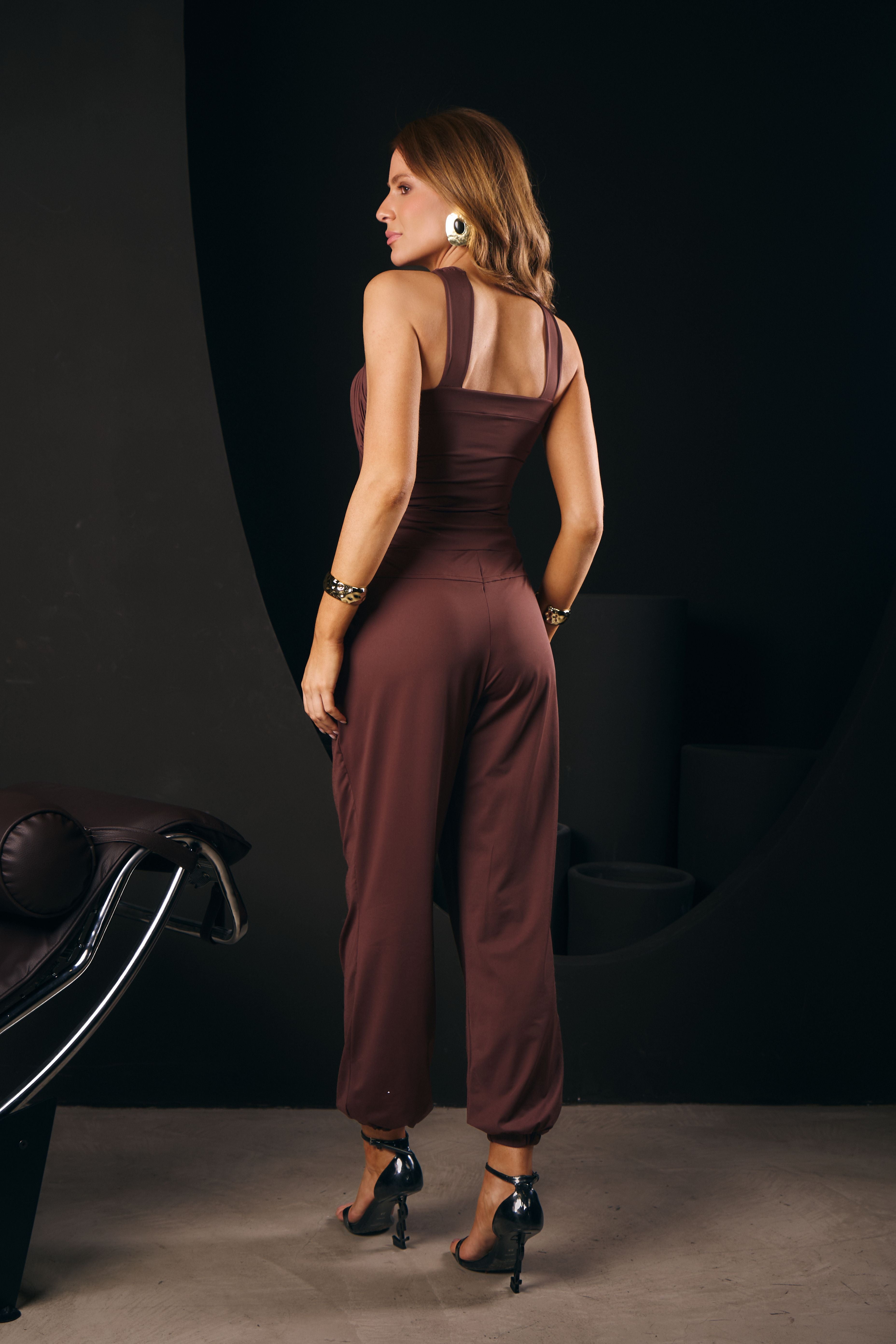 CALÇA JOGGING EM MALHA POLIAMIDA PASSANTES RESINA