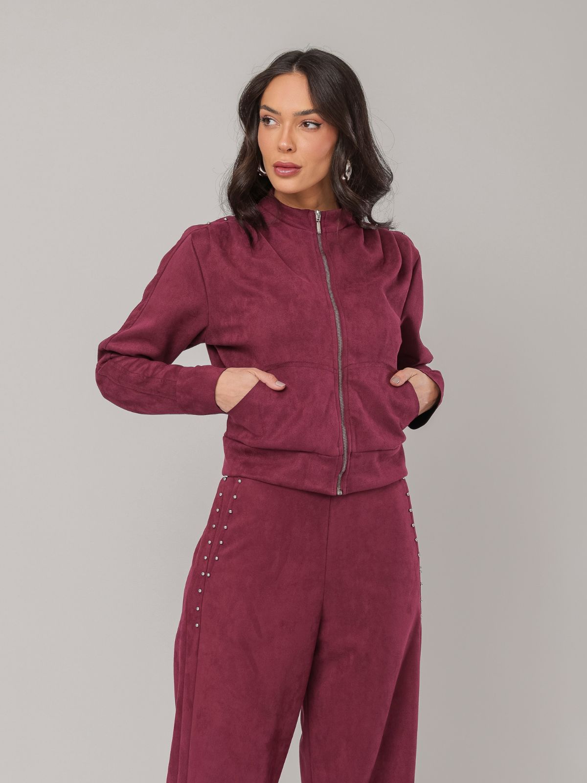 Jaqueta Feminina Suede Com Pregas Rebites Zíper | Clubsoda