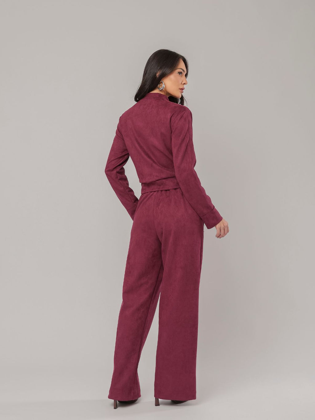 Jaqueta Feminina Suede Com Pregas Rebites Zíper | Clubsoda